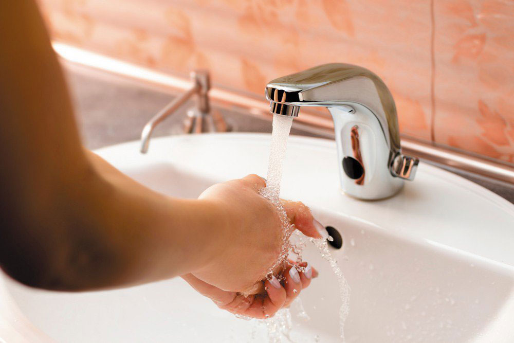 Waschtischarmatur mit Sensor und Mischer SLU15 - Musterbad